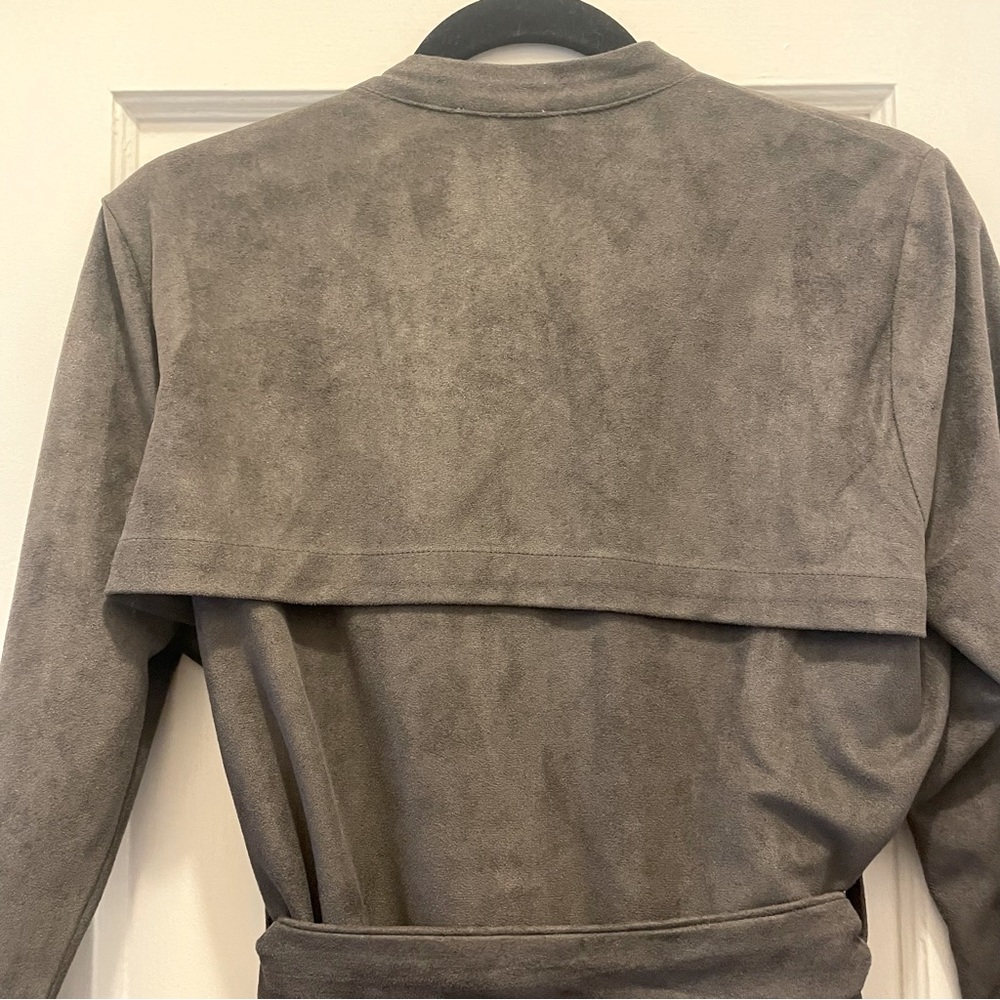 Lush Faux Suede Coat in Taupe. Size Small - Picture 3 of 6